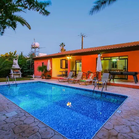 Villa Poppy By *
